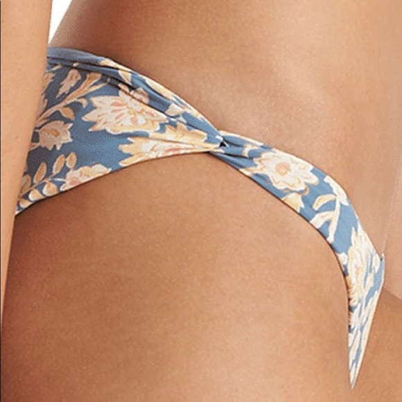 🆕 Billabong | Wave Gypsy, Surf Blue Floral Bikini Bottoms. - Picture 2 of 9